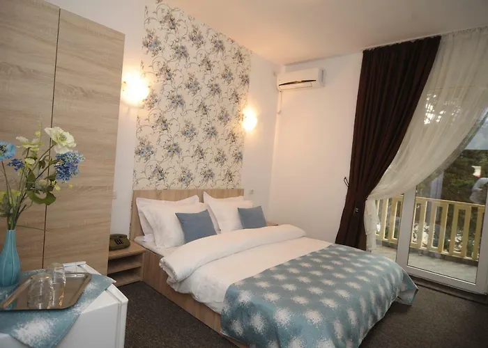 Pinguin 3* אפורי נורד